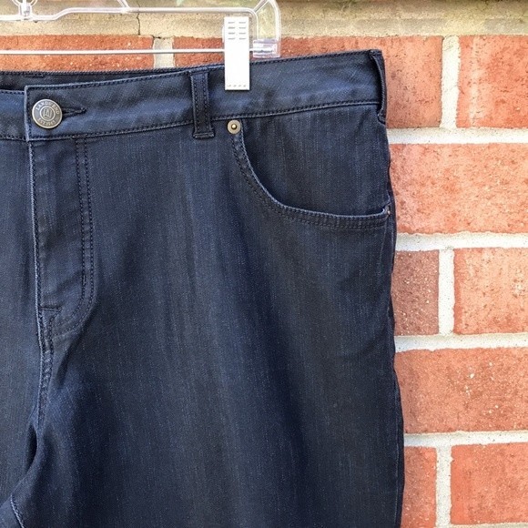 Lands' End Ankle Length Straight Leg Jeans - Picture 4 of 15